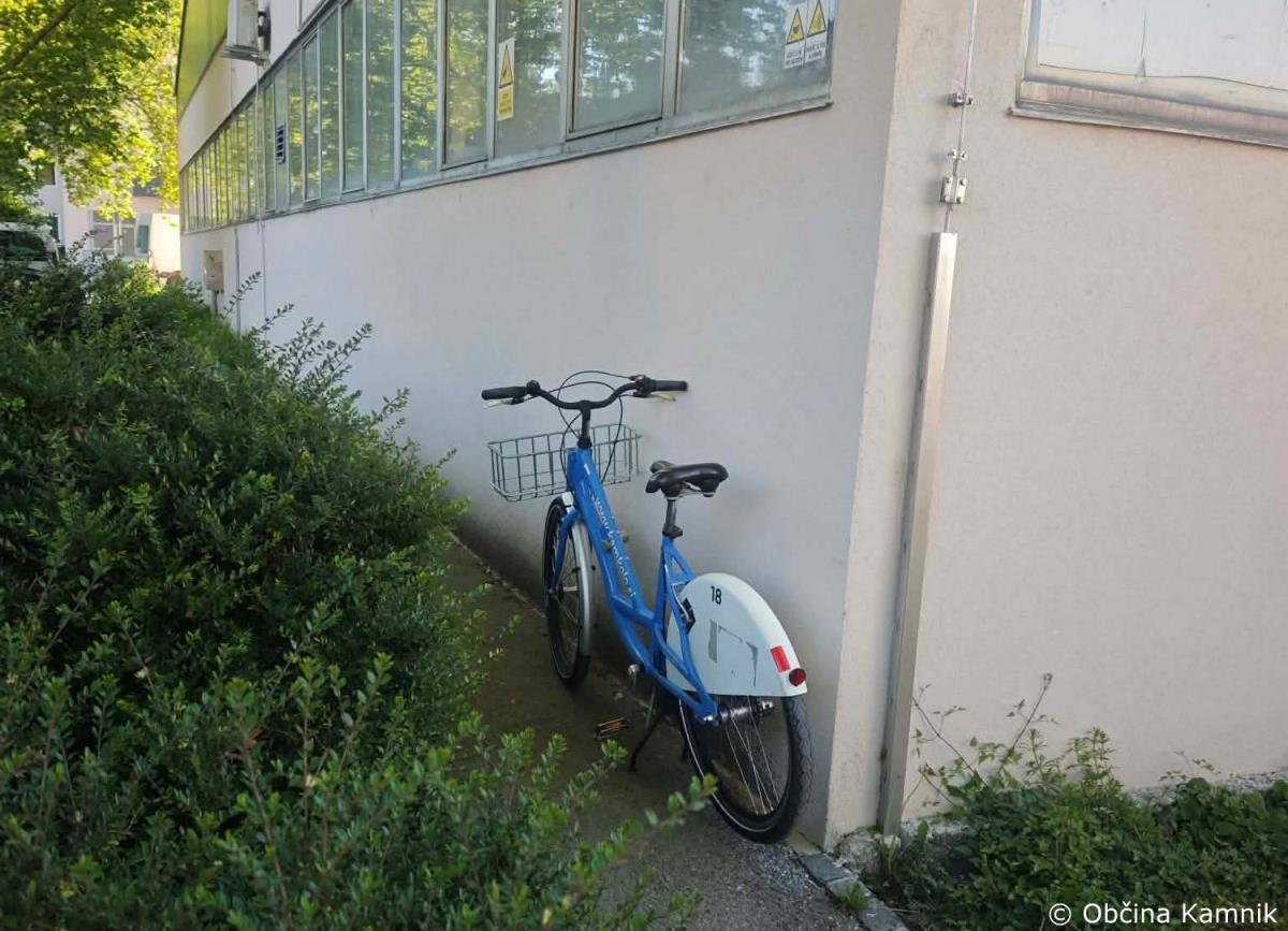 Odtujeno in poškodovano Kamkolo št. 18